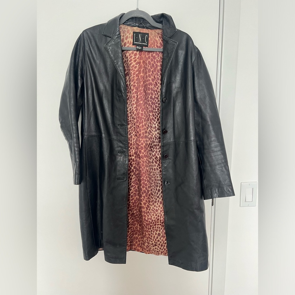100% leather trench coat in size S